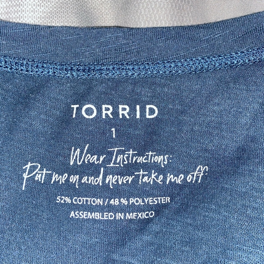 Blue graphic tee - Picture 3 of 3